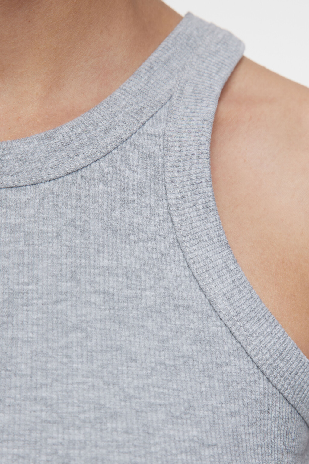 Майка-топ хлопковая облегающая в рубчик - цвет серый - 5