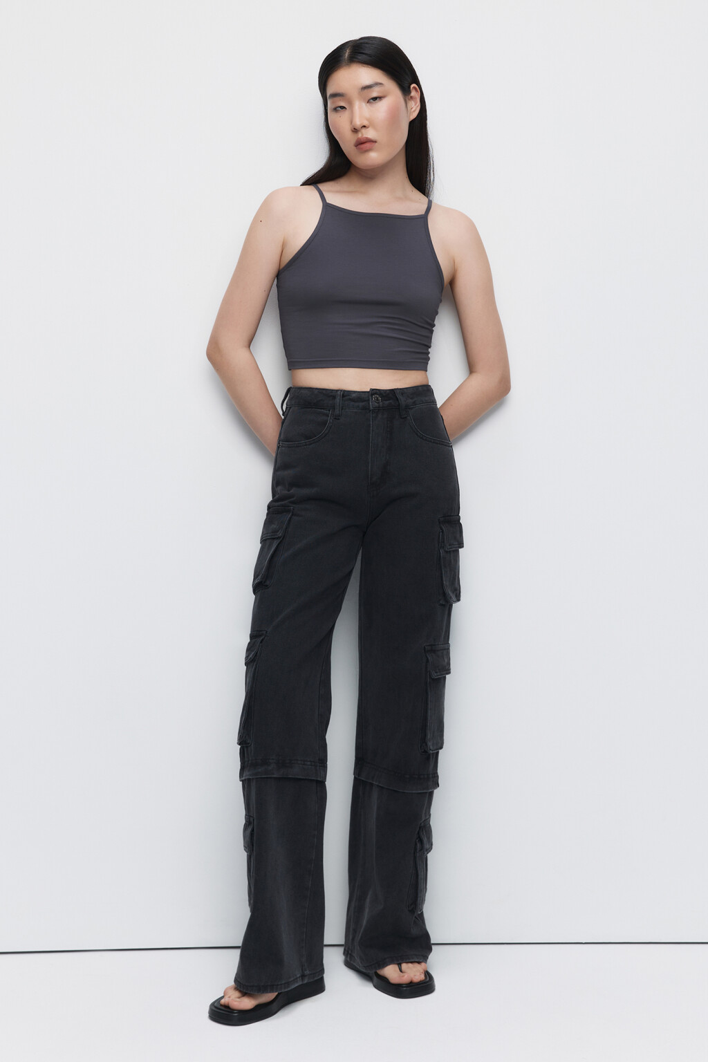 Топ-майка хлопковый укороченный на тонких бретельках - цвет серый - 4