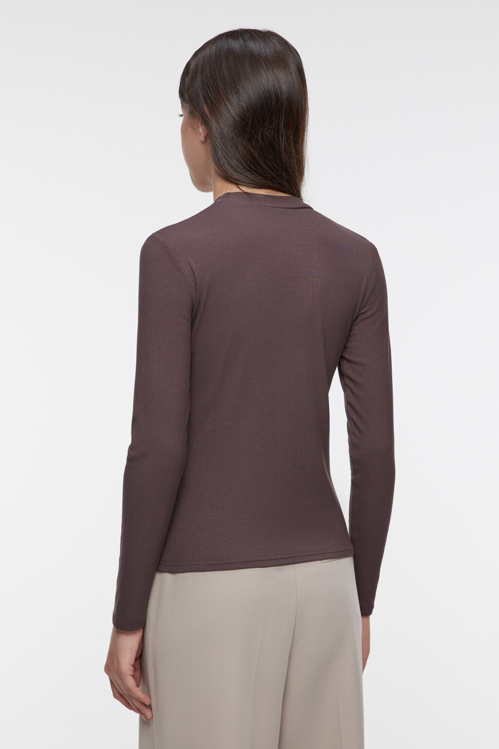 Лонгслив вискозный с коротким воротником-стойкой - цвет коричневый - 4