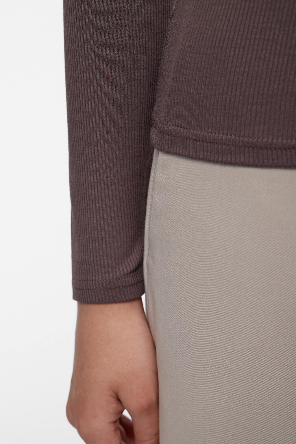 Лонгслив вискозный с коротким воротником-стойкой - цвет коричневый - 6