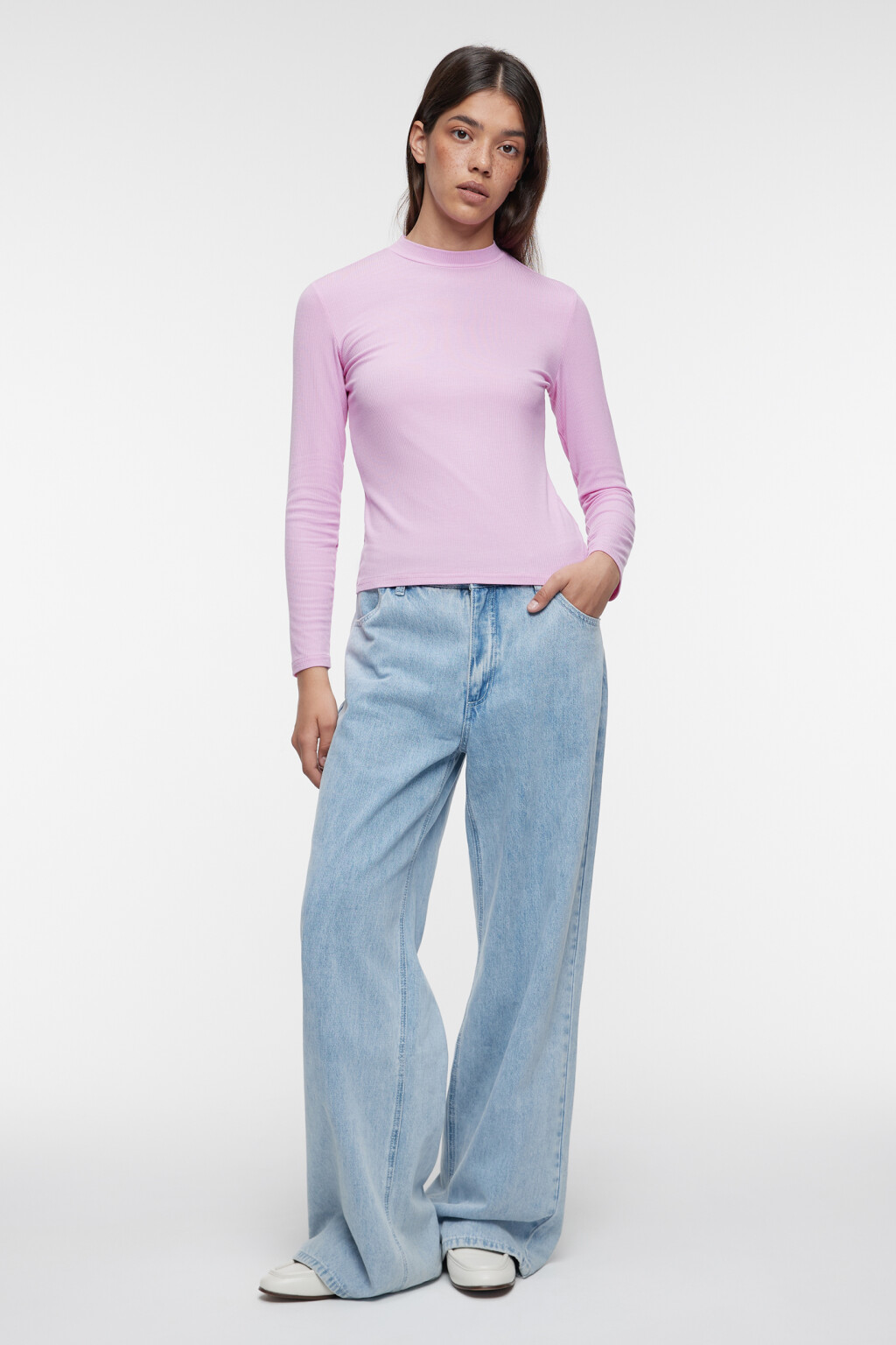 Лонгслив вискозный с коротким воротником-стойкой - цвет розовый - 4