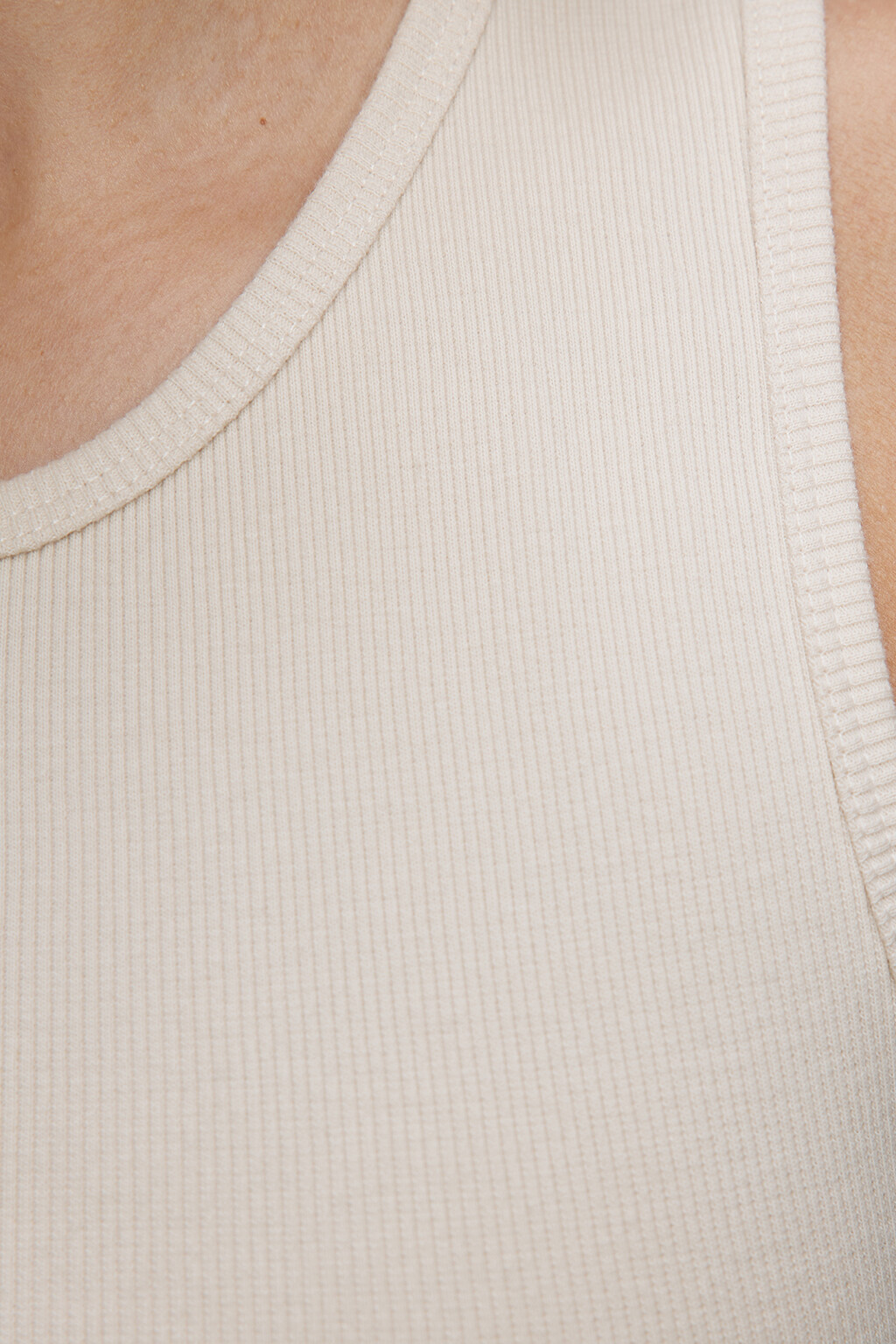 Топ-майка хлопковый укороченный на широких бретелях - цвет бежевый - 5