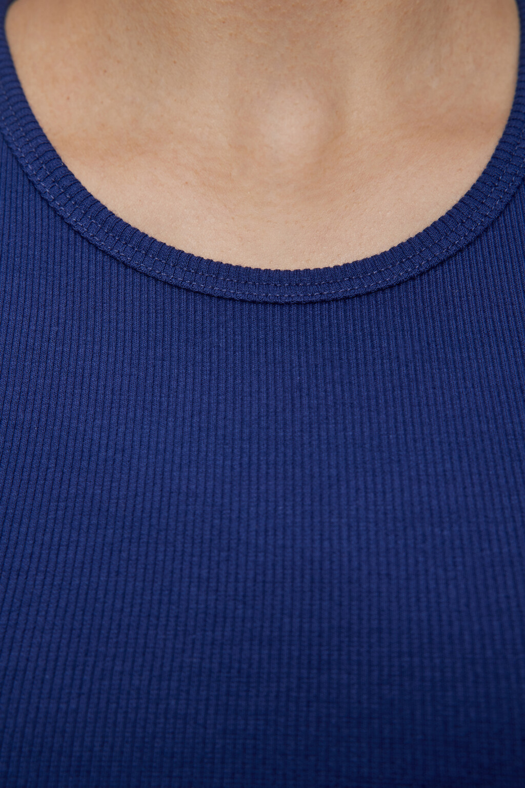 Топ-майка хлопковый укороченный на широких бретелях - цвет синий - 5