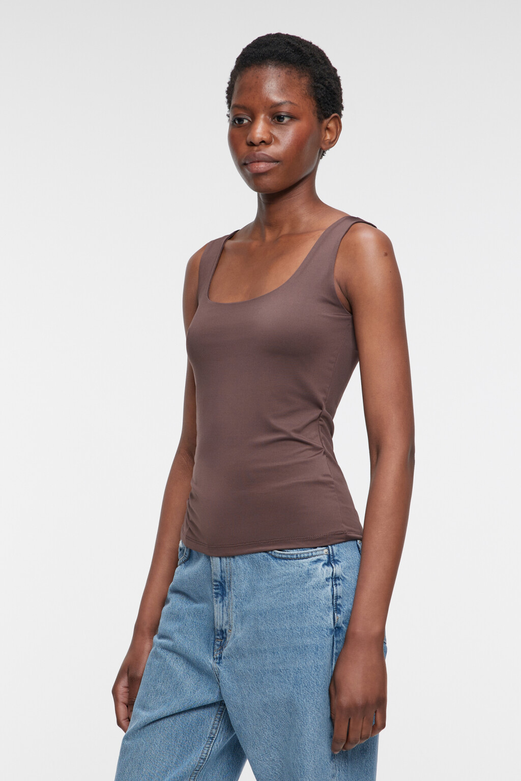 Майка облегающая гладкая с подкладкой на груди - цвет коричневый - 3