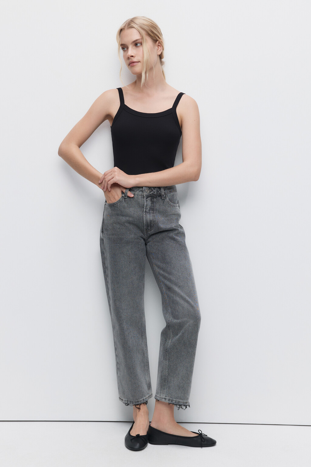 Майка-боди хлопковая облегающая на тонких бретельках - цвет черный - 1