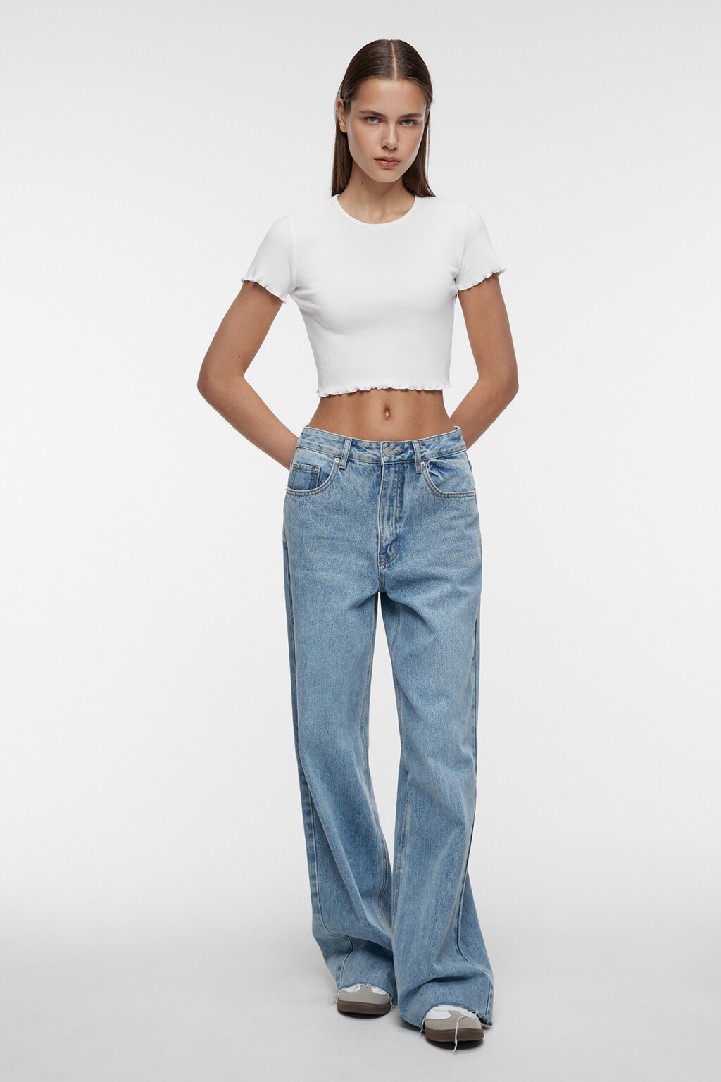 Топ-футболка хлопковый в рубчик с волнистыми краями - цвет белый - 1