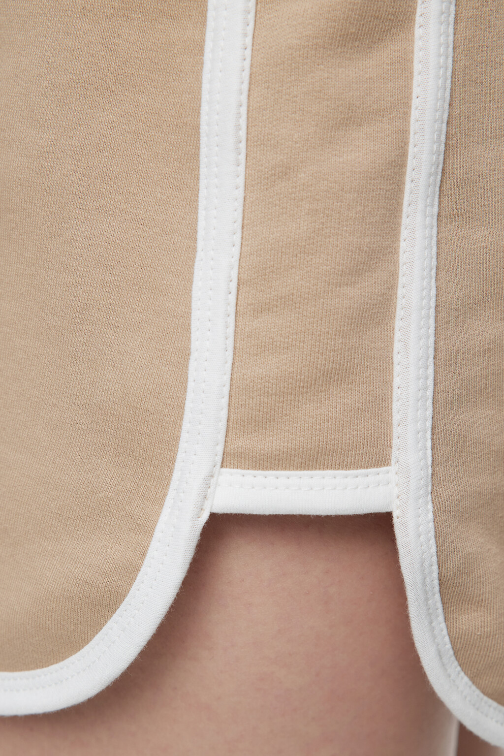 Шорты мини трикотажные из футера с лампасами - цвет коричневый - 6