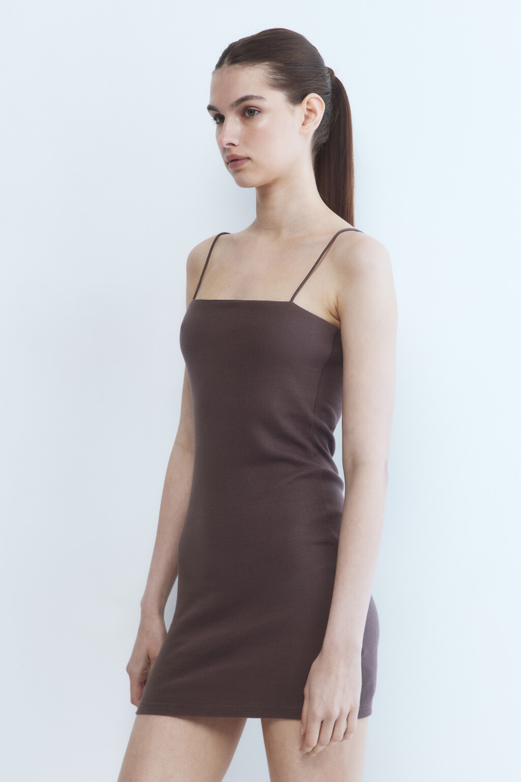Платье-майка мини хлопковое в рубчик - цвет коричневый - 3