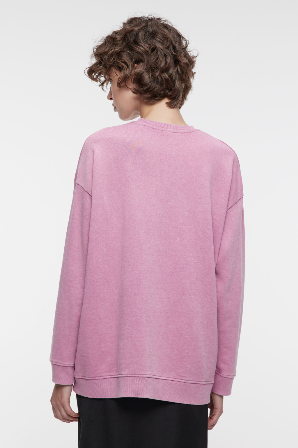 Свитшот oversize с вареным эффектом и стразами - цвет серый - 5