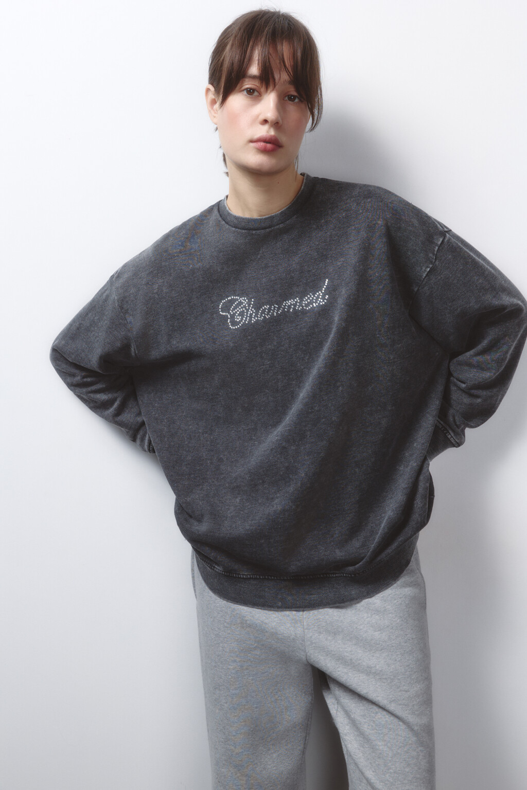Свитшот oversize с вареным эффектом и стразами - цвет розовый - 1