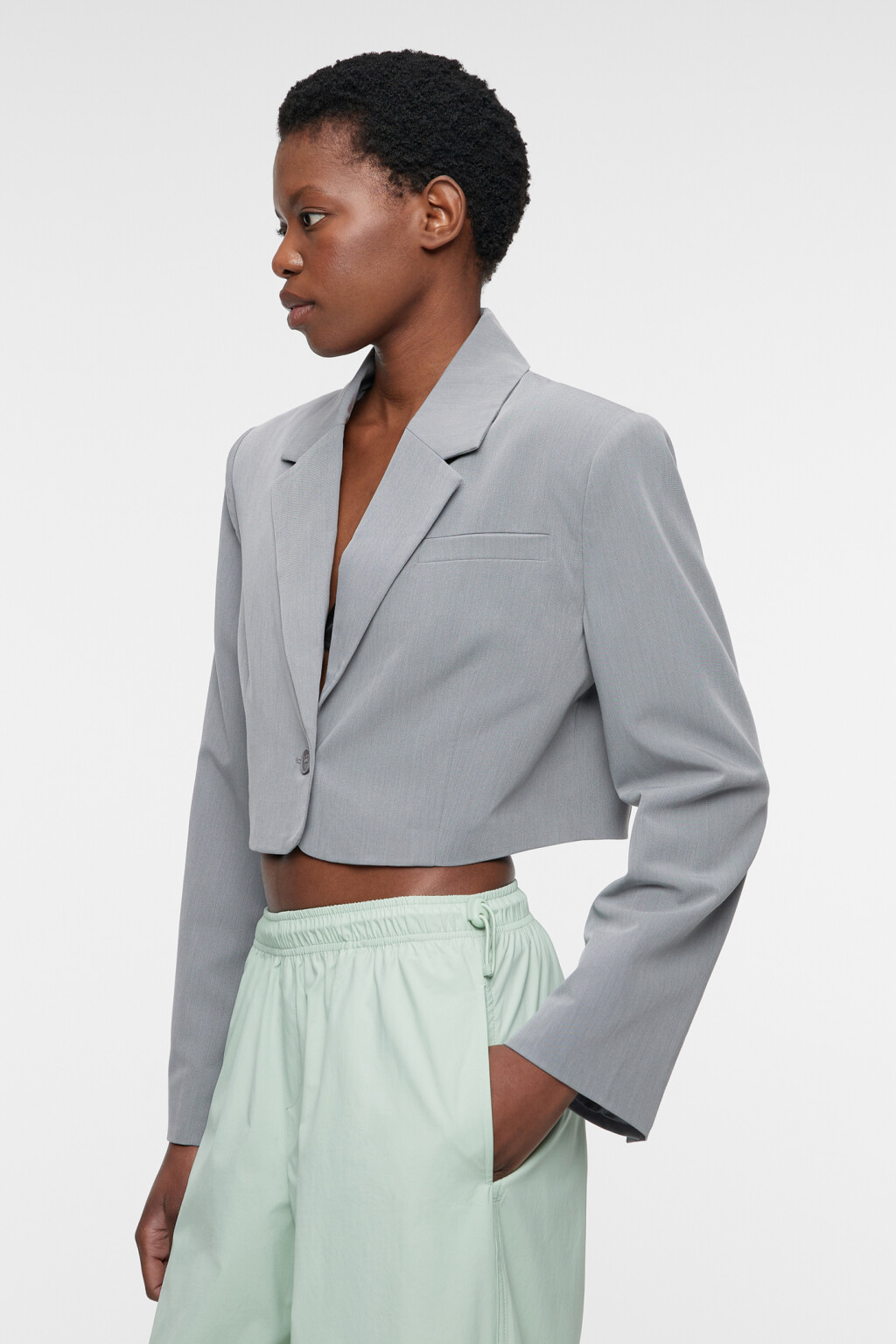 Пиджак однобортный укороченный из костюмной ткани - цвет серый - 3