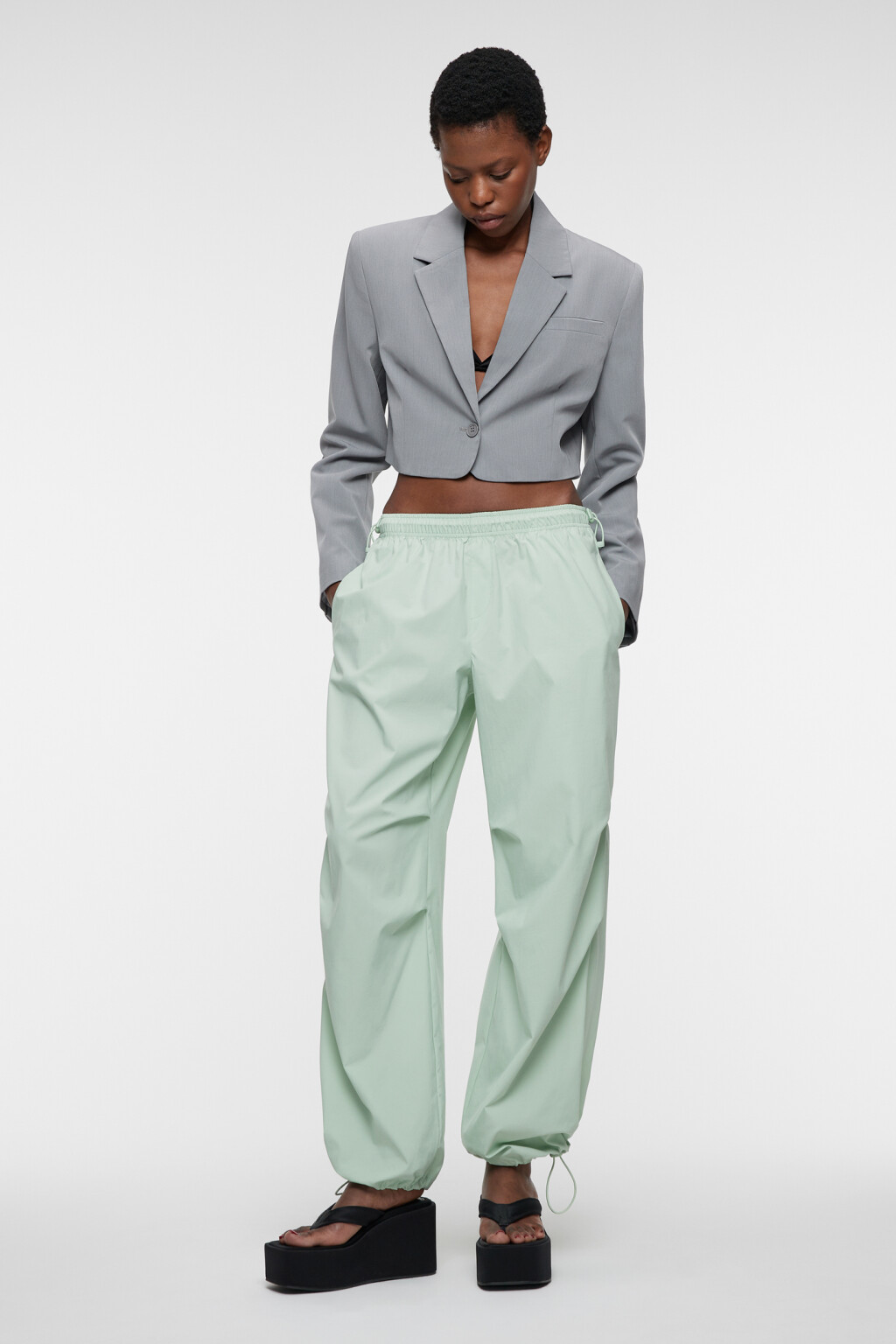 Пиджак однобортный укороченный из костюмной ткани - цвет серый - 1