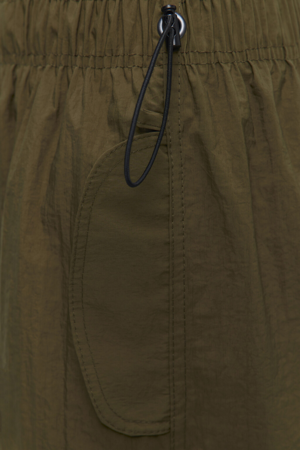 Брюки-парашюты широкие с утяжками на поясе и манжетах - цвет зеленый - 7