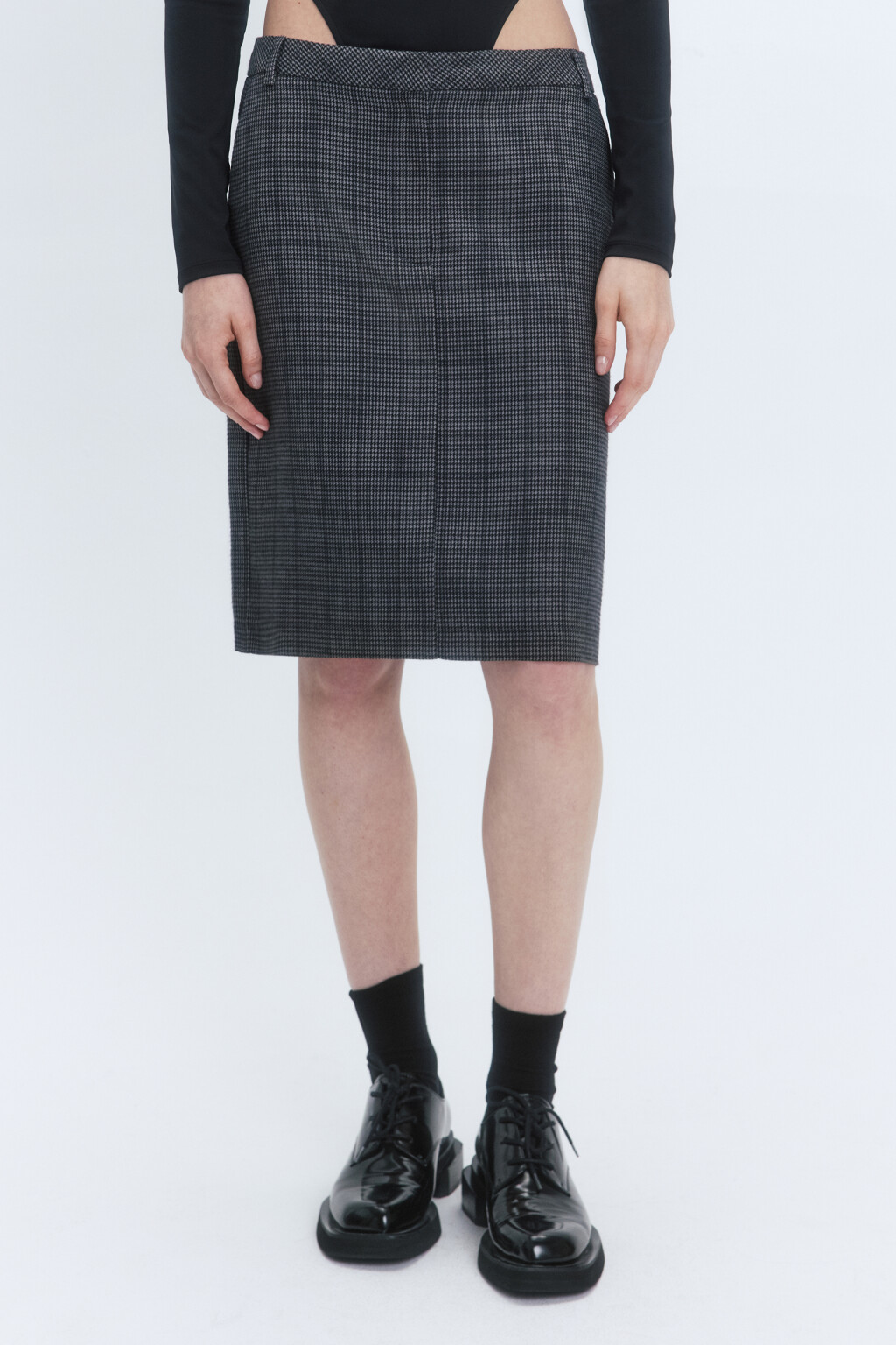 Юбка-карандаш миди в клетку с разрезом сзади - цвет серый - 3