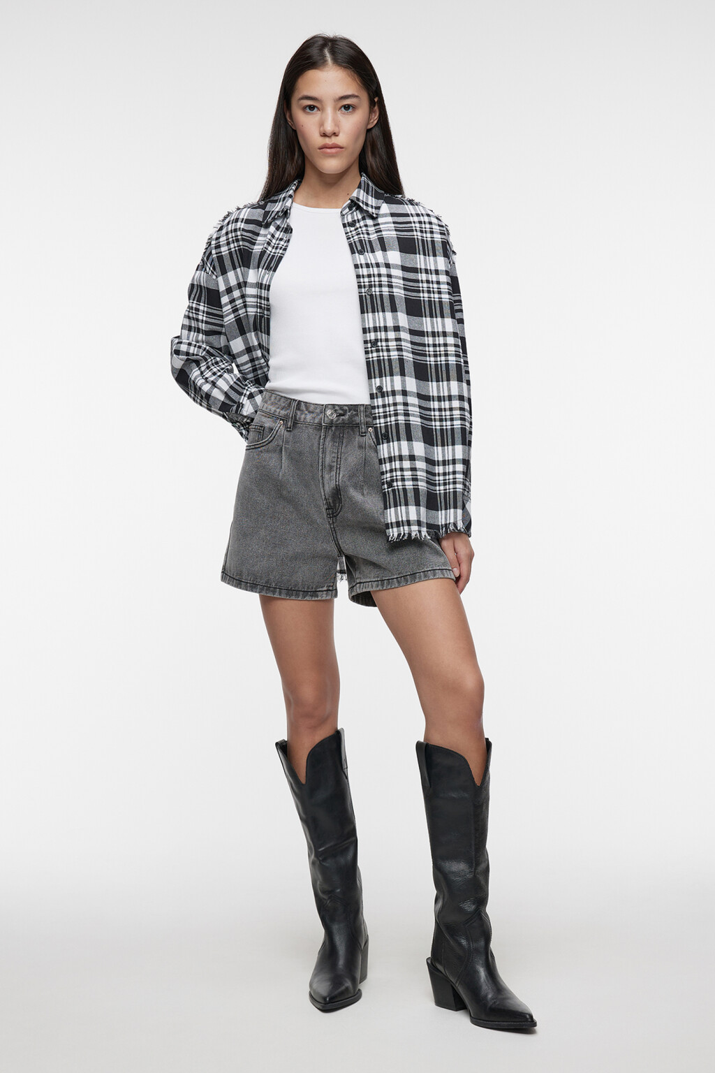 Рубашка oversize клетчатая обрезанная с бахромой - цвет черный - 1