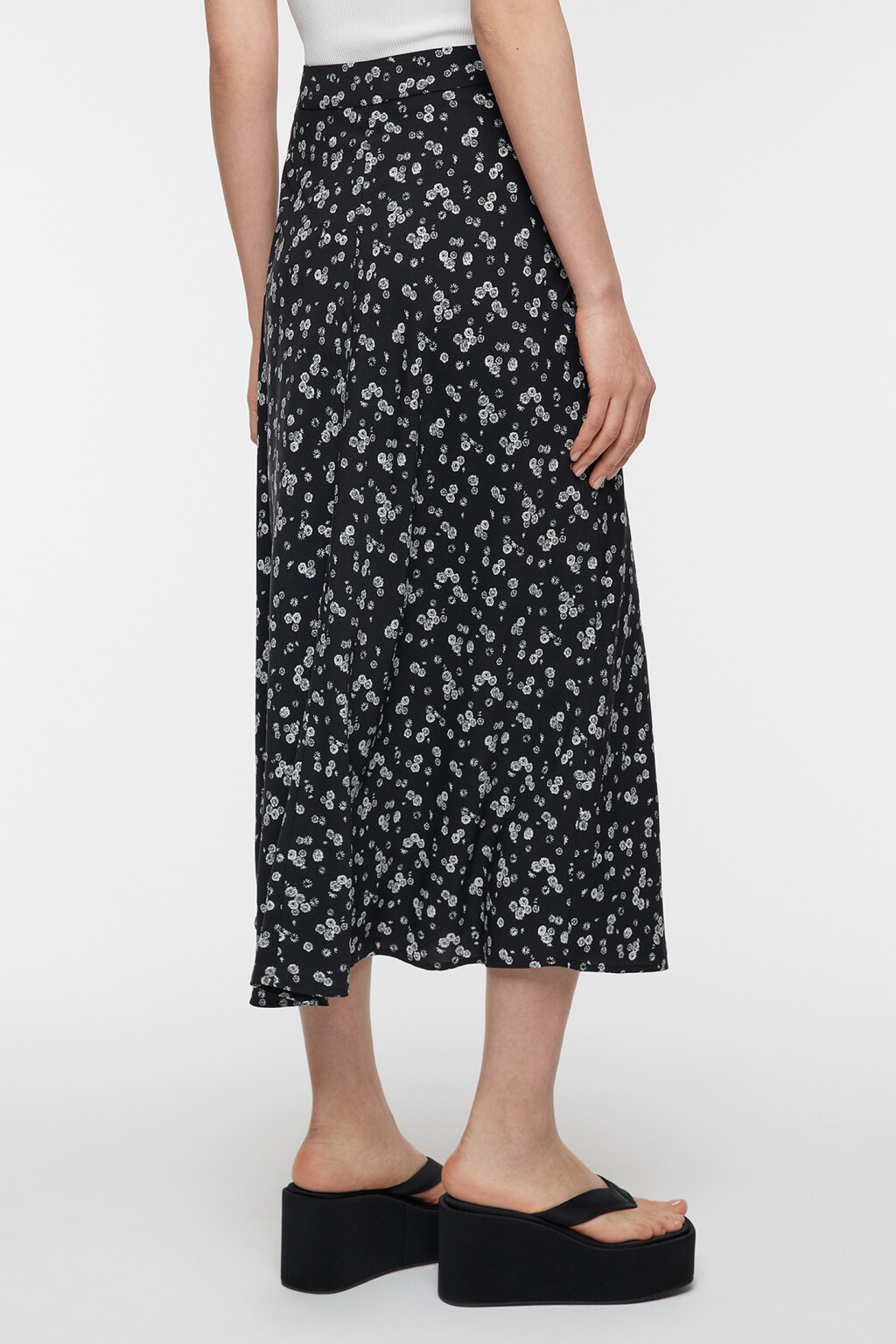 Юбка-трапеция миди с цветочным принтом - цвет черный - 3