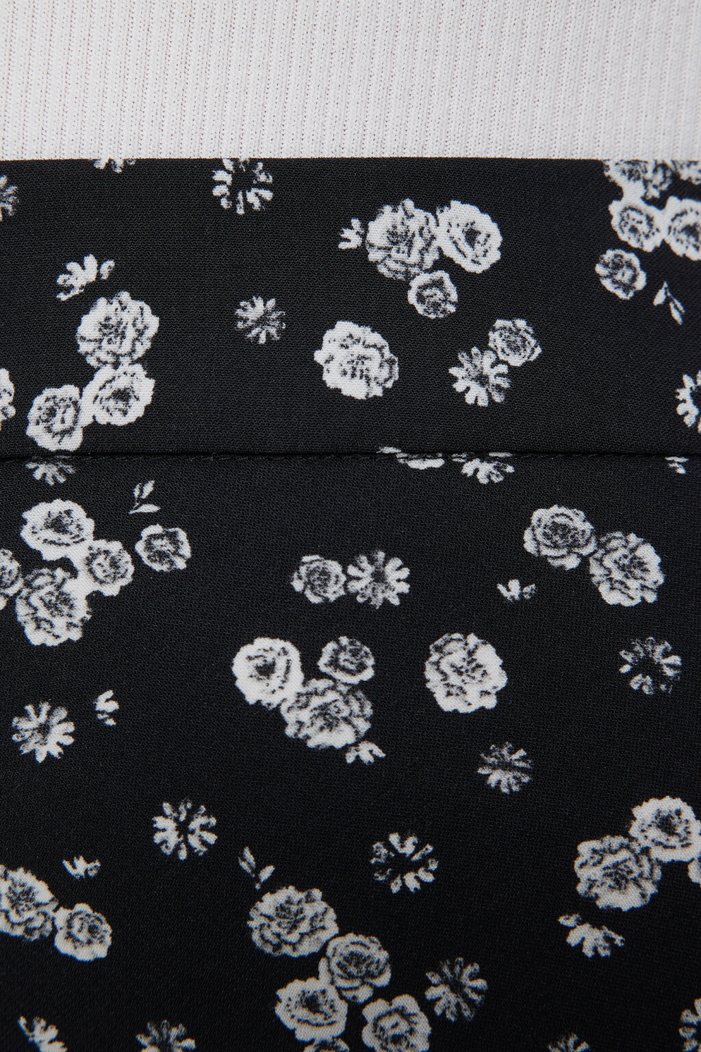 Юбка-трапеция миди с цветочным принтом - цвет черный - 5