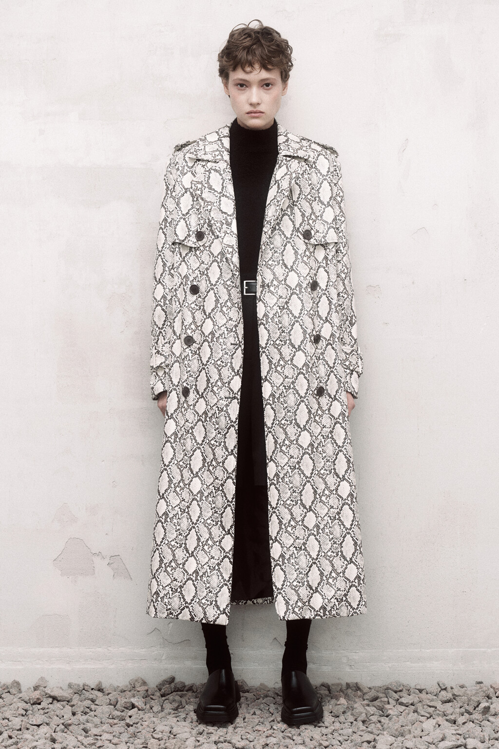 Плащ-тренчкот из искусственной кожи с принтом и фактурой под питона - цвет мультиколор - 9