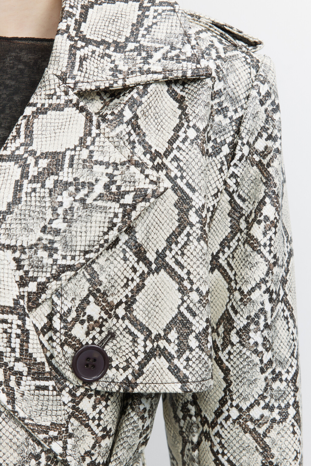Плащ-тренчкот из искусственной кожи с принтом и фактурой под питона - цвет мультиколор - 6