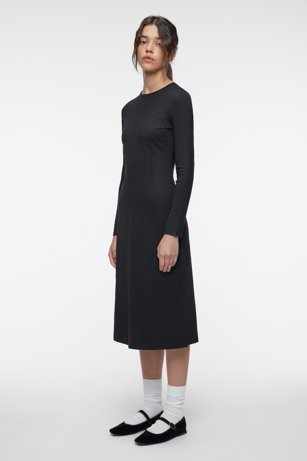 Платье-футляр миди вискозное с длинными рукавами - цвет черный - 3