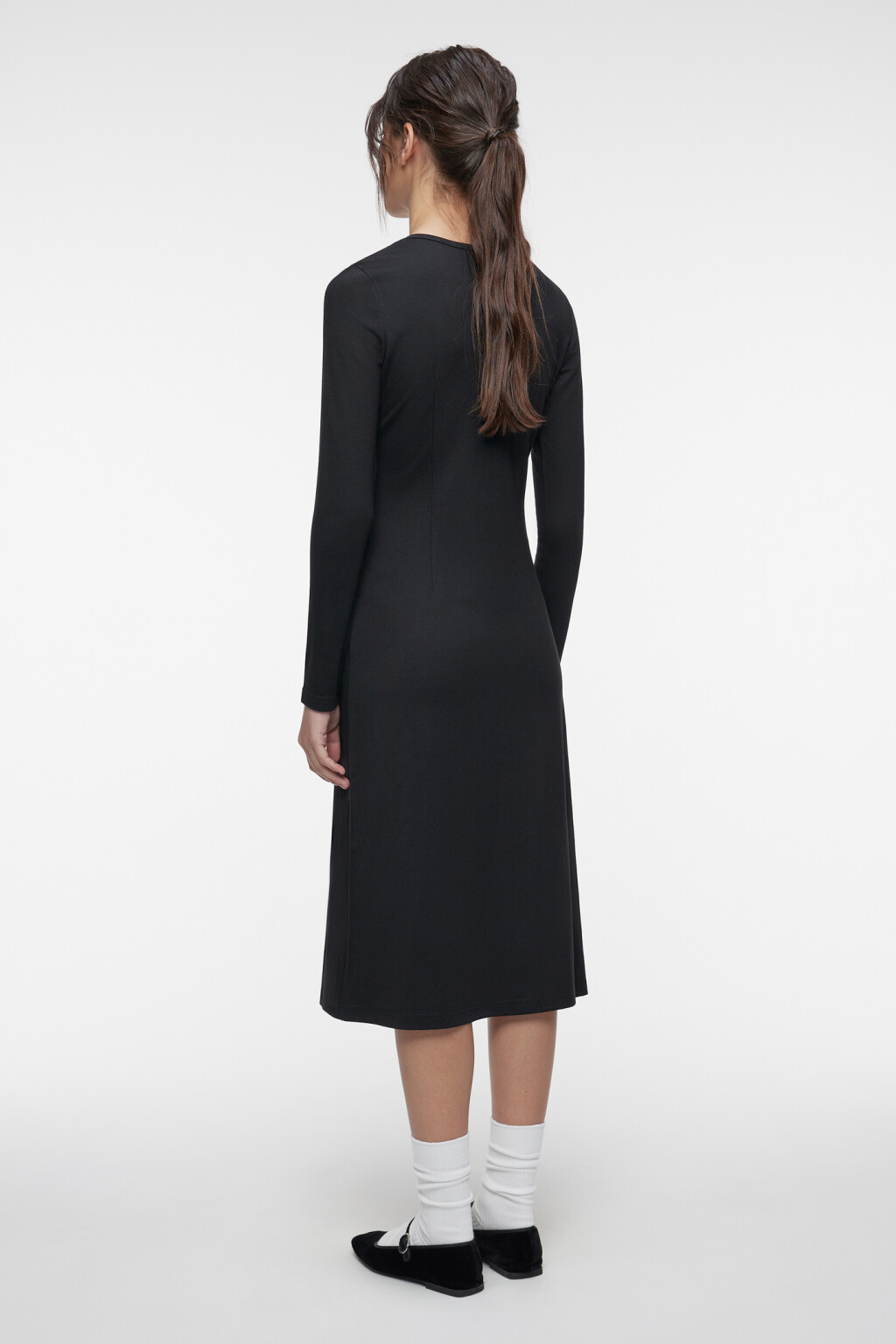 Платье-футляр миди вискозное с длинными рукавами - цвет черный - 4