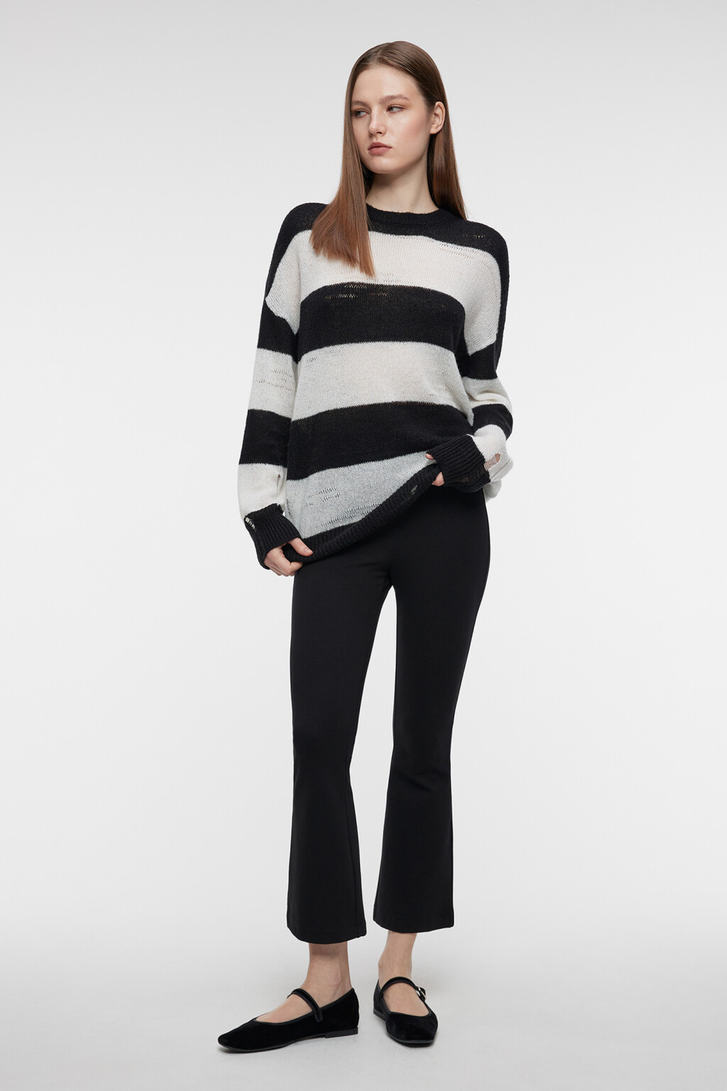 Джемпер oversize вязаный рваный в полоску - цвет черный - 1