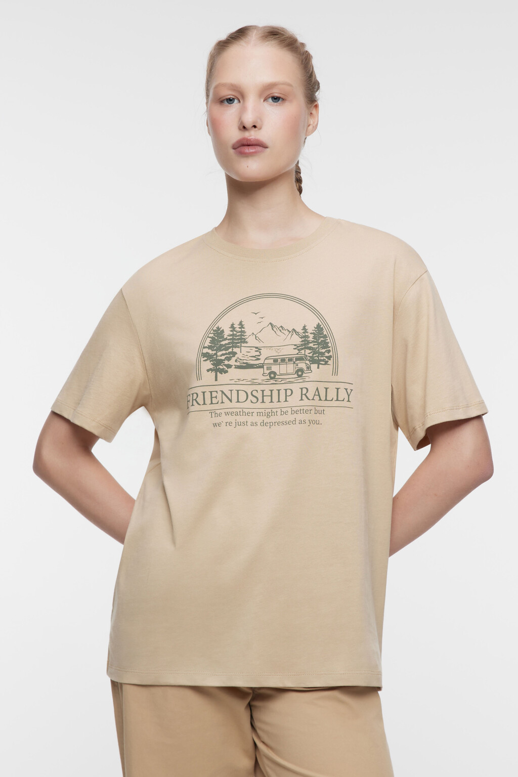 Футболка oversize хлопковая с принтом в походном стиле - цвет бежевый - 2