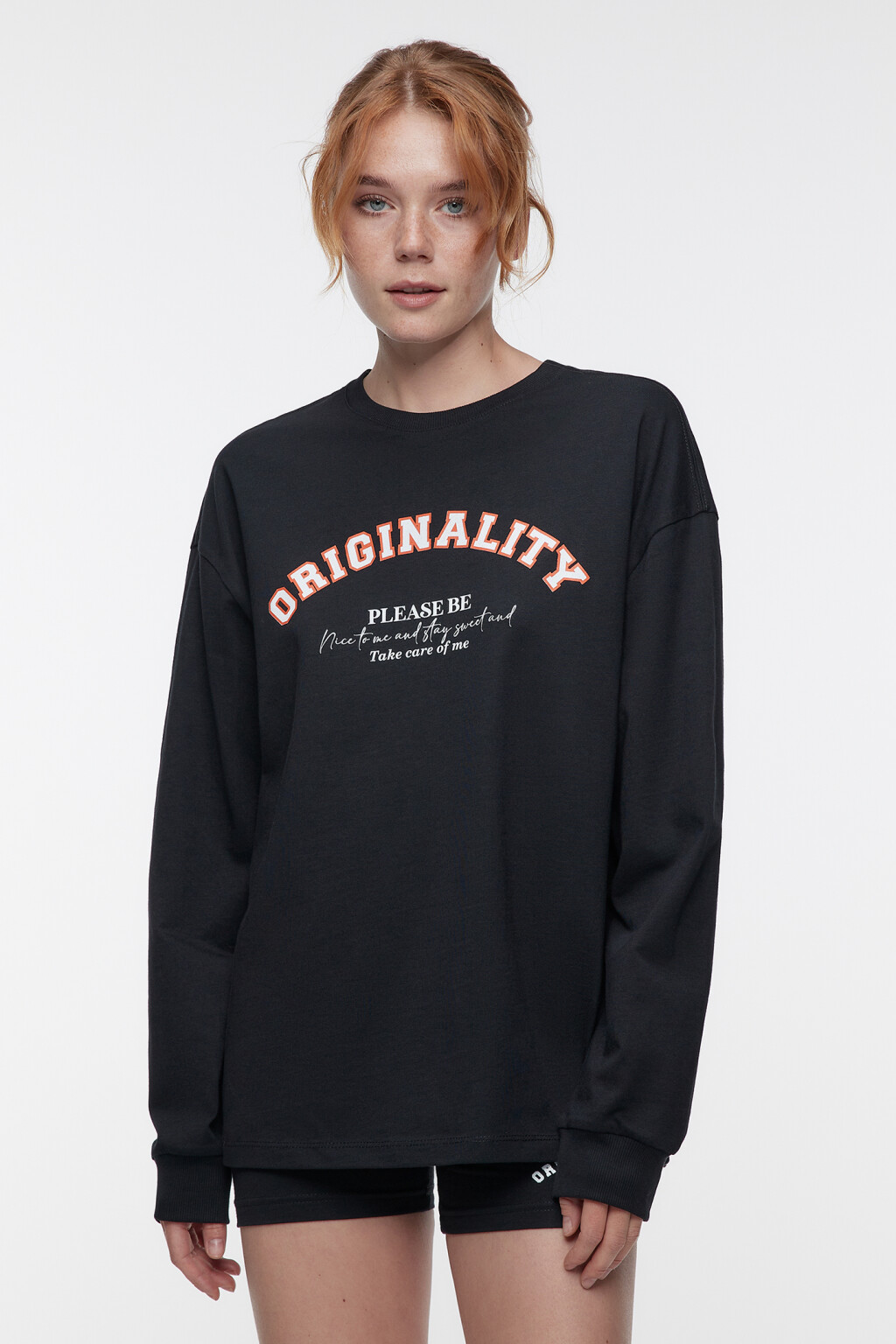 Лонгслив прямой хлопковый с принтом-надписью - цвет черный - 1