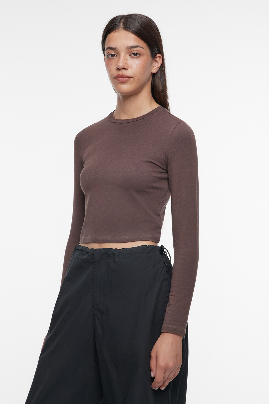 Лонгслив хлопковый укороченный облегающего кроя - цвет коричневый - 2