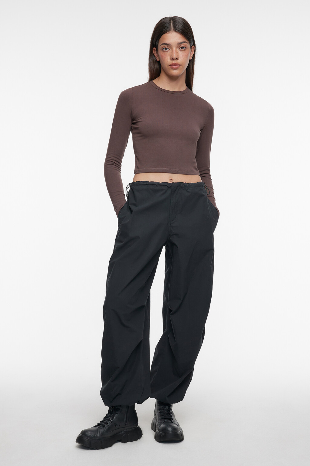 Лонгслив хлопковый укороченный облегающего кроя - цвет коричневый - 4