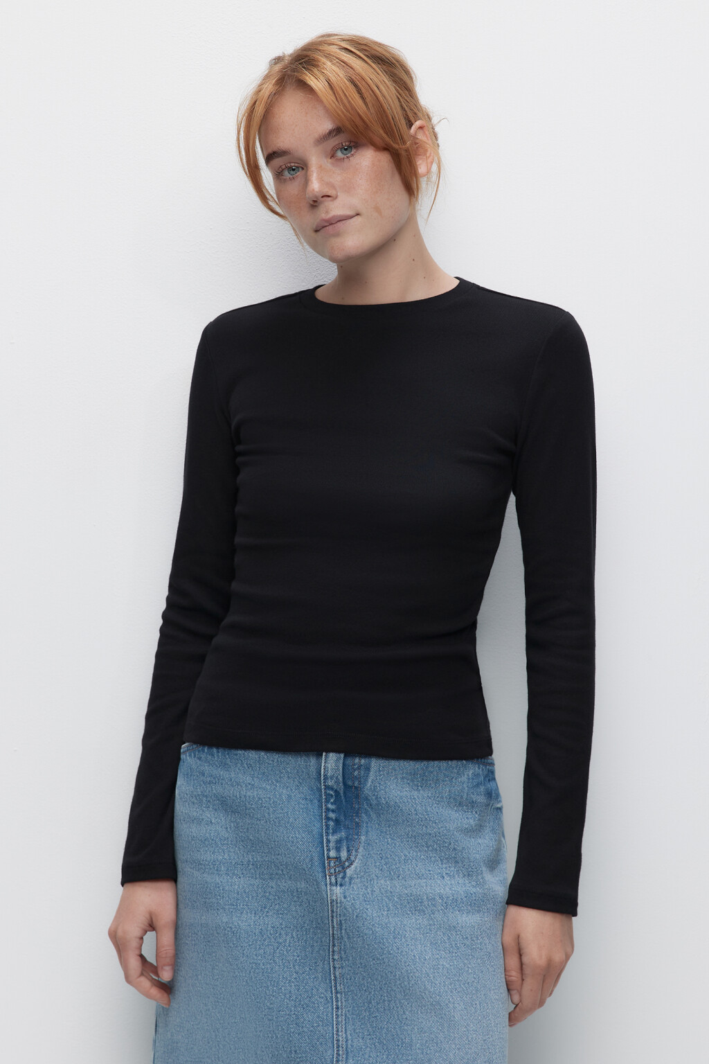 Лонгслив хлопковый облегающий в базовых цветах - цвет черный - 1