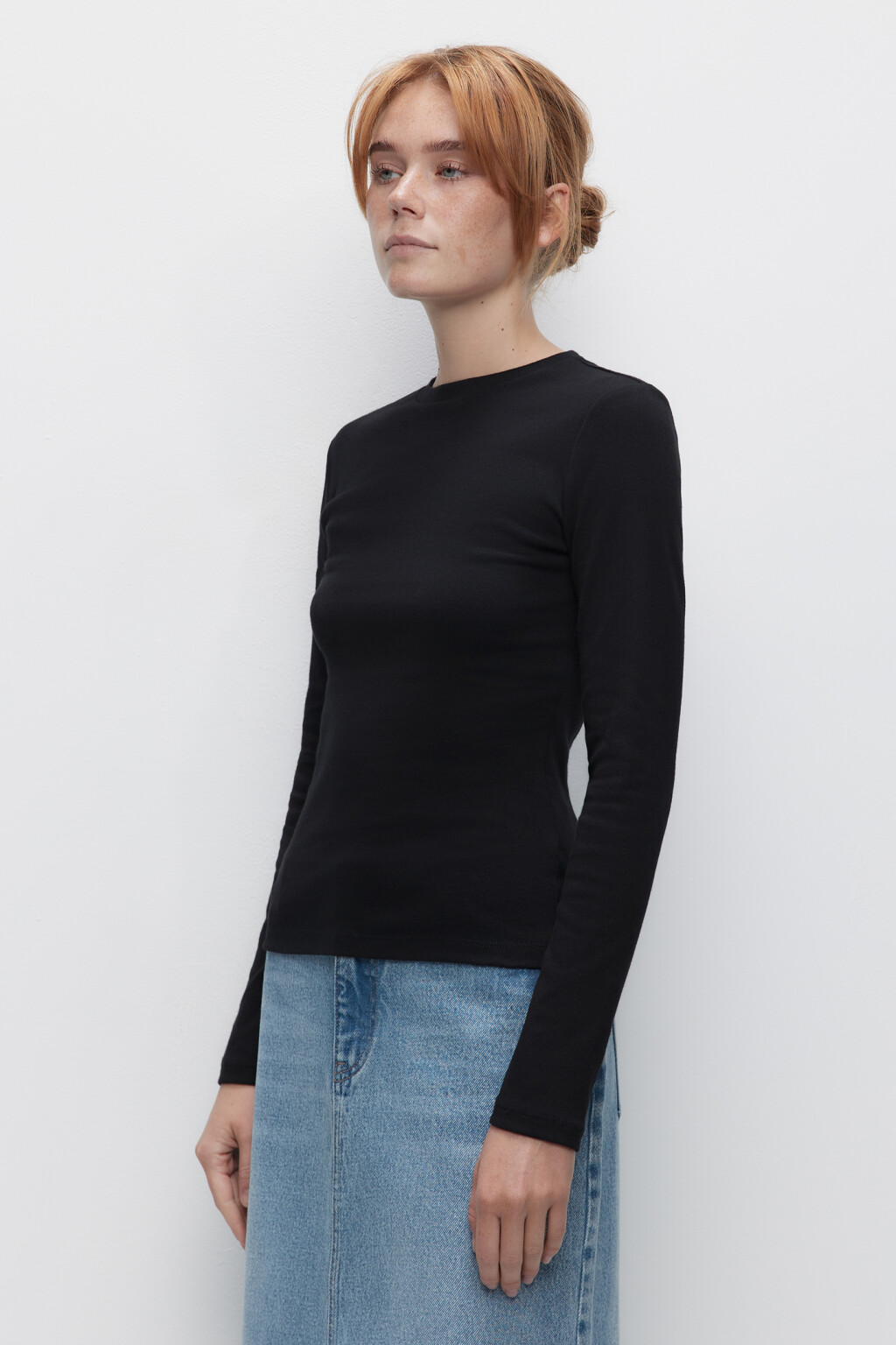 Лонгслив хлопковый облегающий в базовых цветах - цвет черный - 2