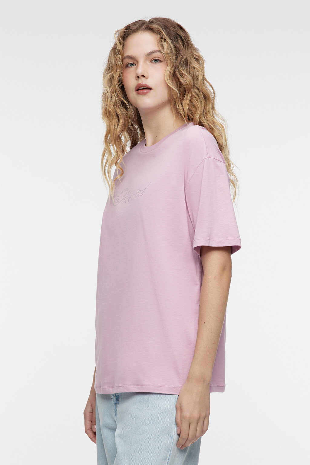 Футболка oversize хлопковая с принтом и стразами - цвет розовый - 2