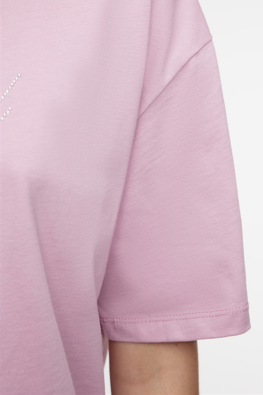 Футболка oversize хлопковая с принтом и стразами - цвет розовый - 6
