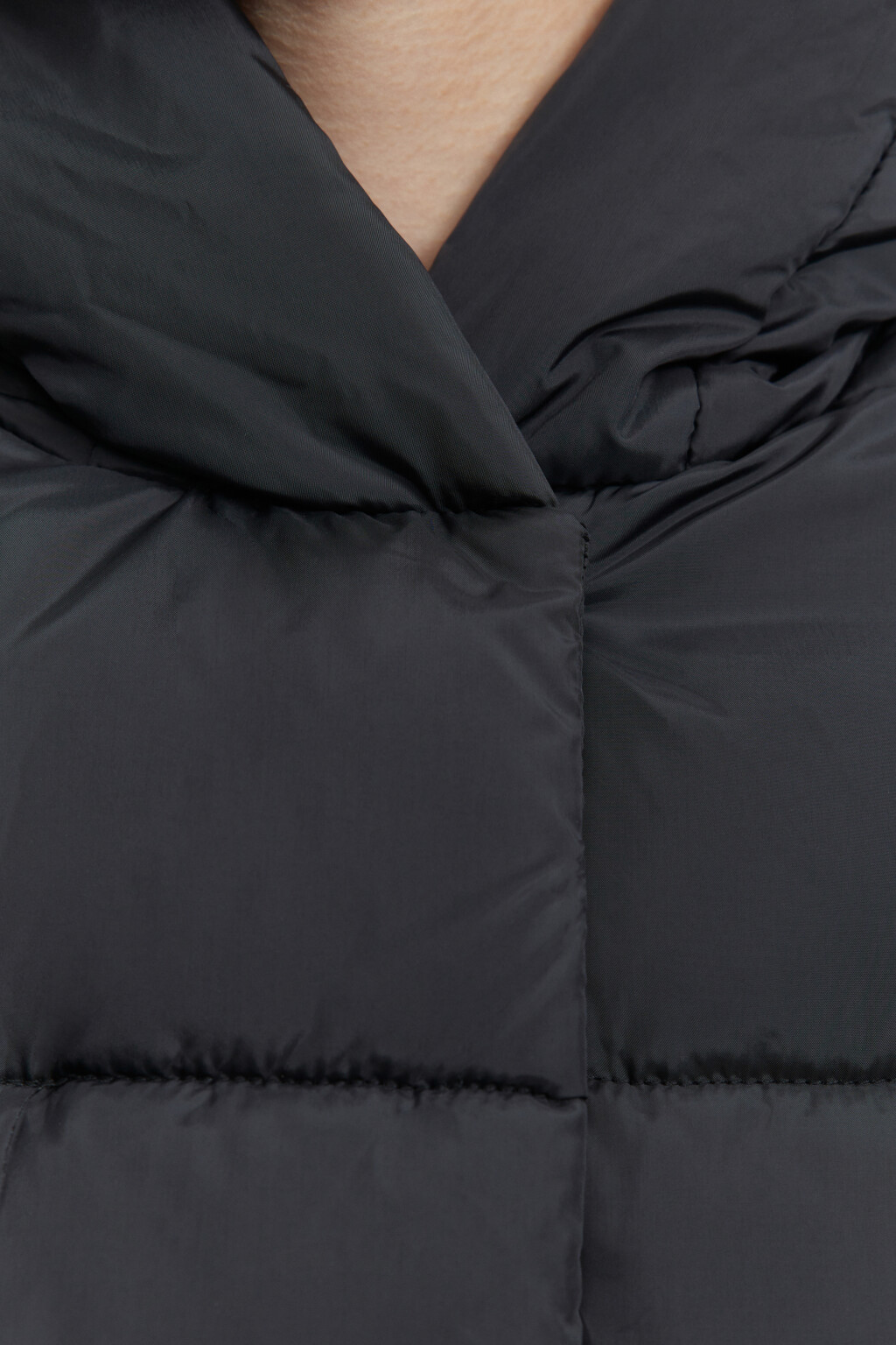 Куртка короткая стеганая с капюшоном - цвет черный - 5