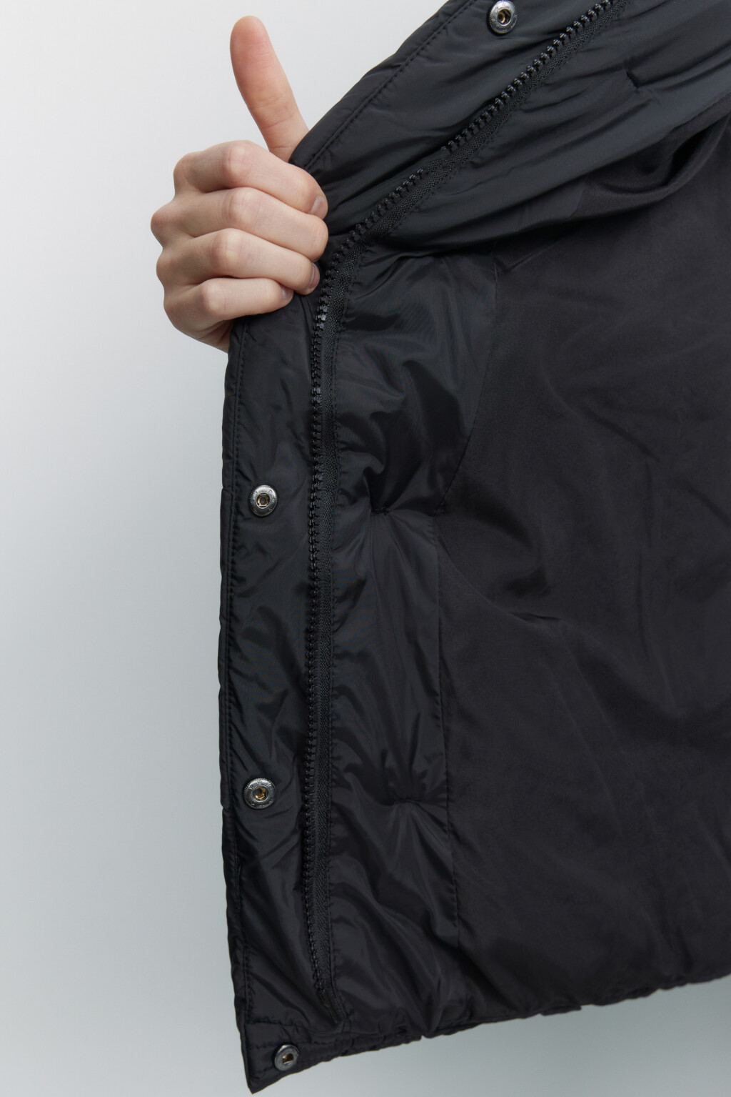 Куртка короткая стеганая с капюшоном - цвет черный - 7