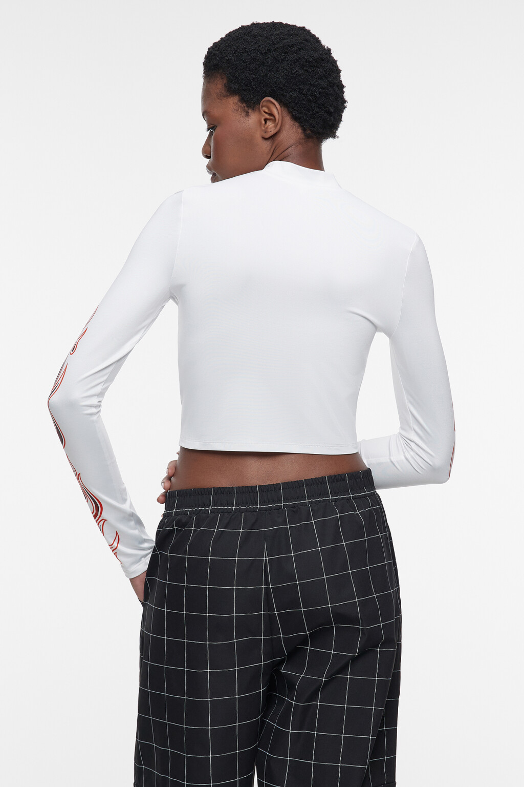 Водолазка сетчатая укороченная с принтом - цвет белый - 4