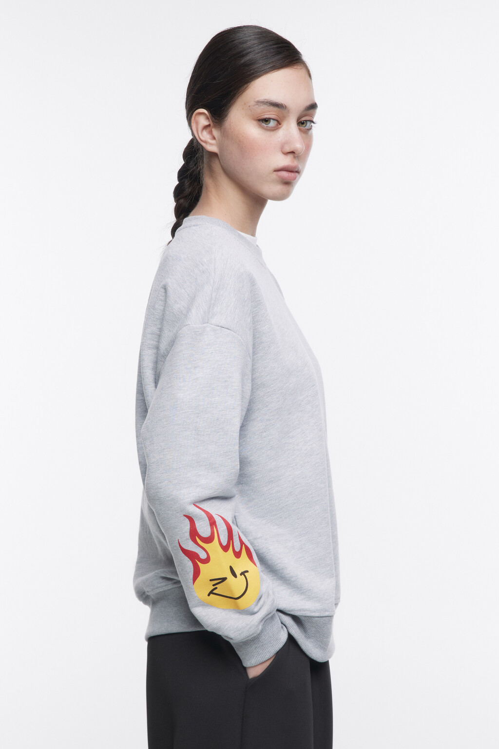 Свитшот oversize хлопковый с принтом-огоньком - цвет серый - 1