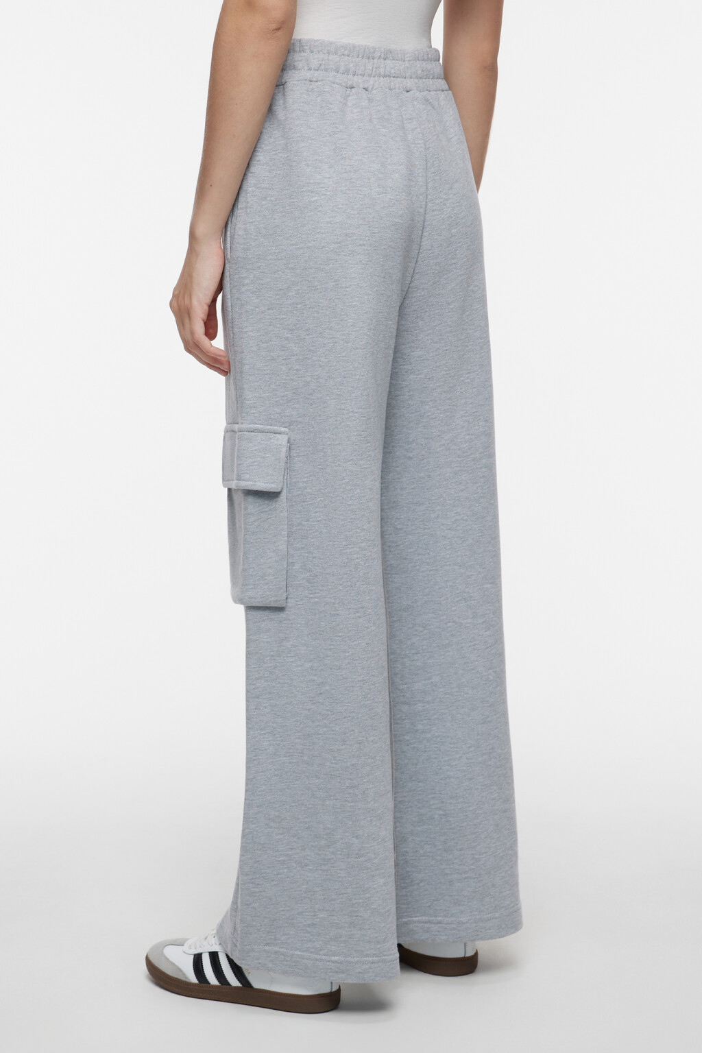 Брюки широкие трикотажные с карманами карго - цвет серый - 3