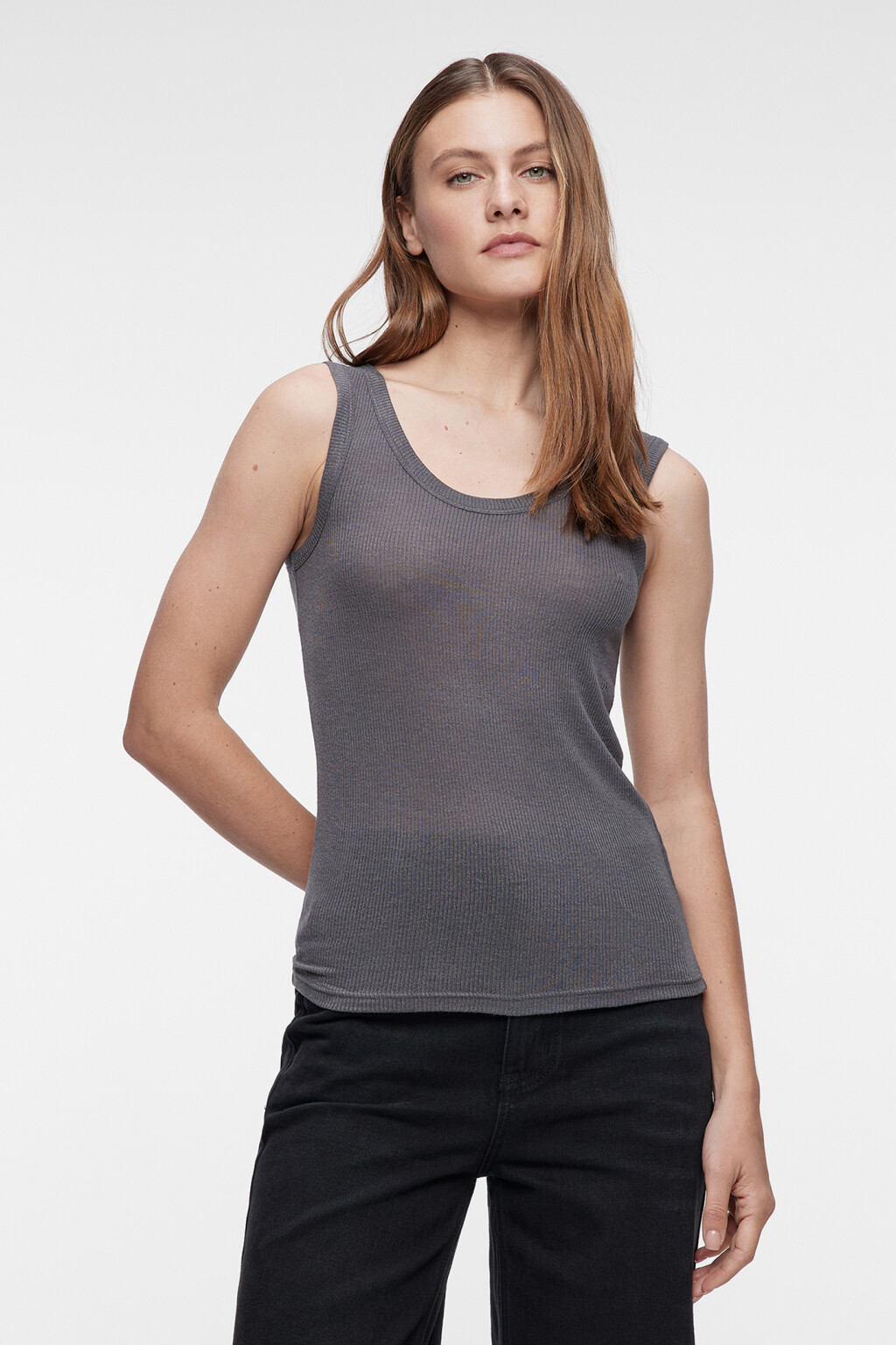 Майка slim вискозная на широких бретелях - цвет серый - 2
