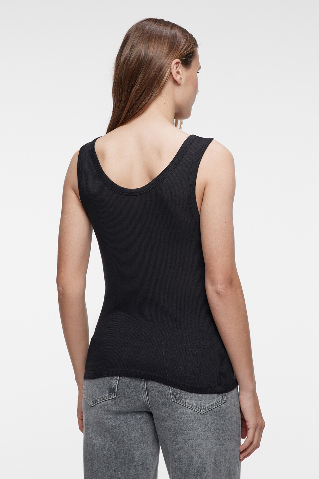 Майка slim вискозная на широких бретелях - цвет черный - 3