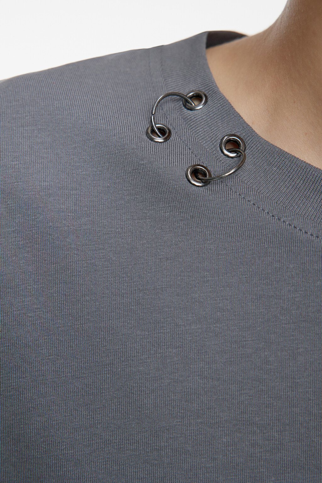 Футболка oversize хлопковая с металлическим пирсингом - цвет серый - 5