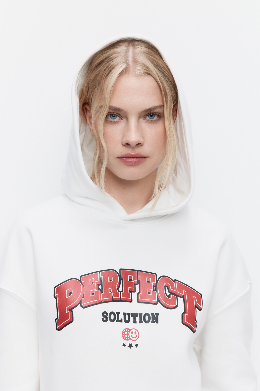 Толстовка хлопковая утепленная с капюшоном и принтом - цвет белый - 2