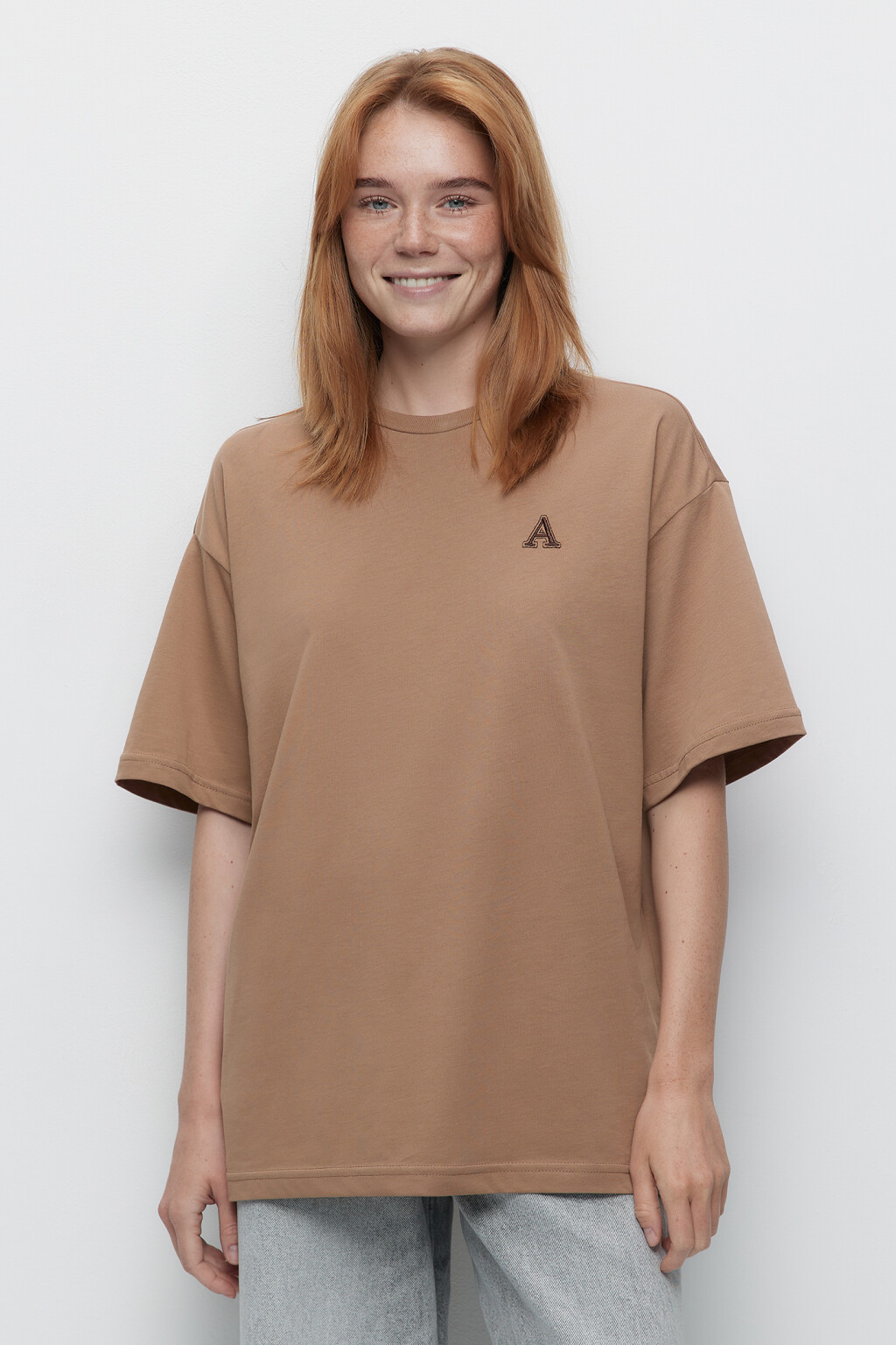 Футболка oversize хлопковая с принтом-вышивкой - цвет коричневый - 1