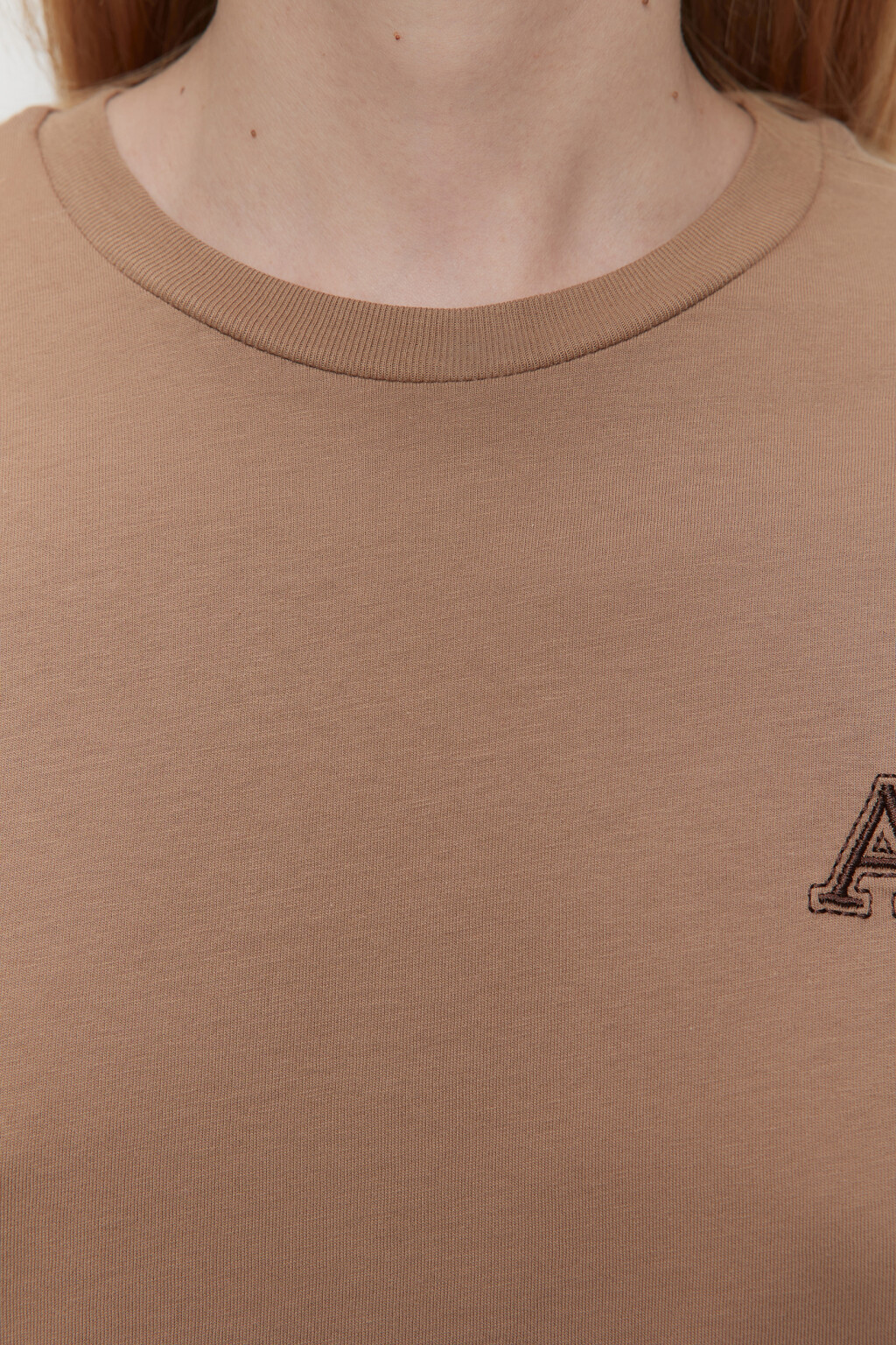 Футболка oversize хлопковая с принтом-вышивкой - цвет коричневый - 5