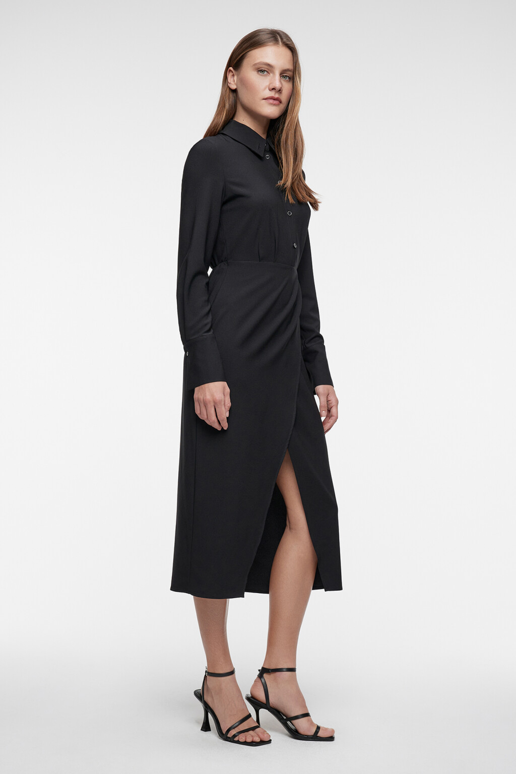Платье миди с отложным воротником и запахом на юбке - цвет черный - 2