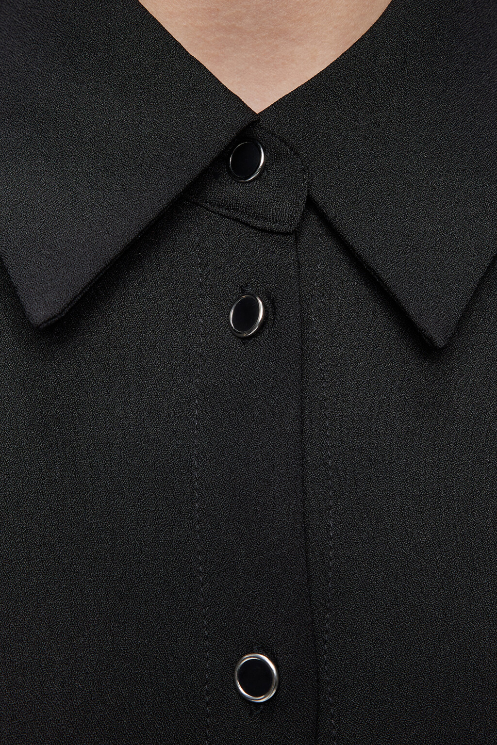 Платье миди с отложным воротником и запахом на юбке - цвет черный - 5