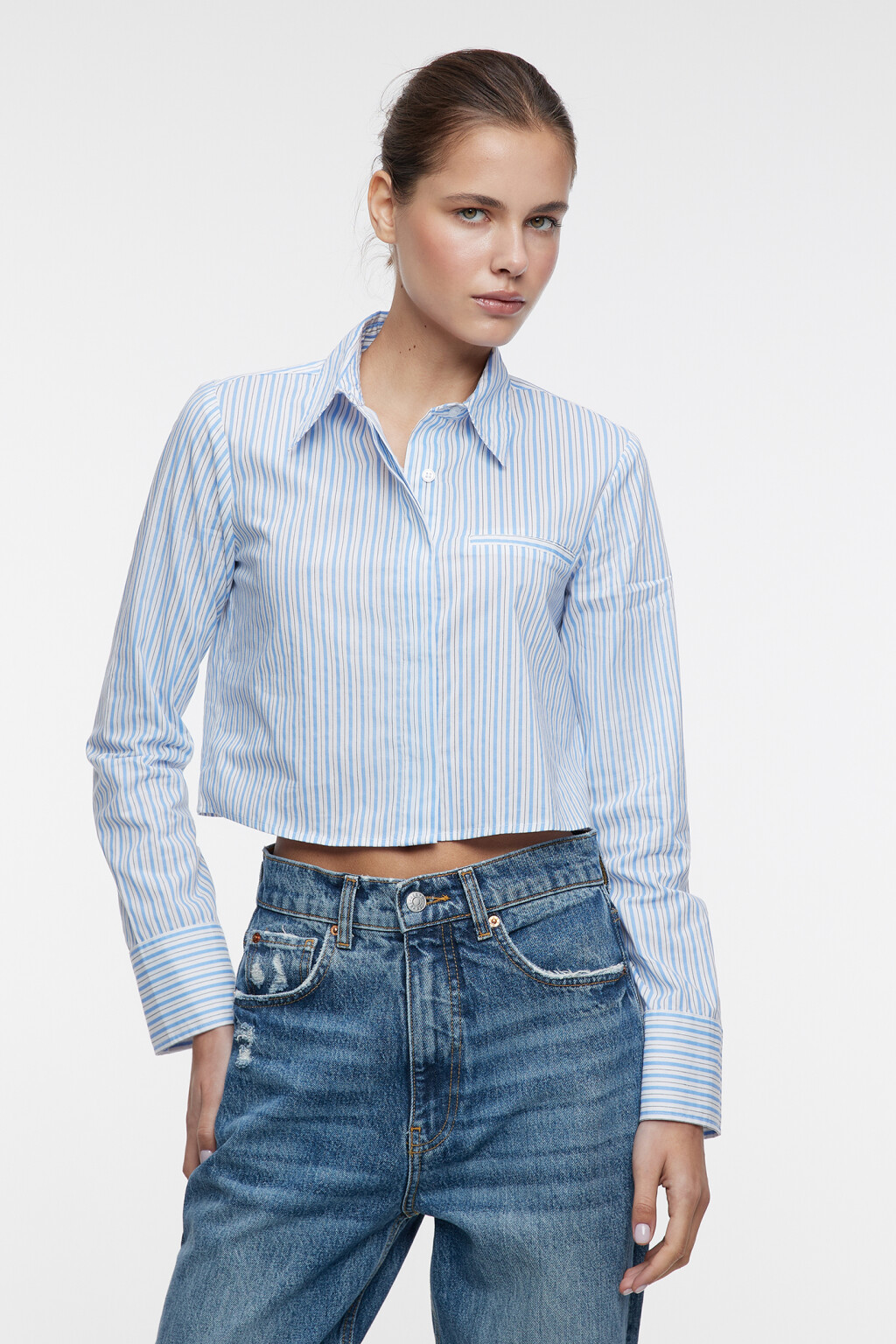 Блузка-рубашка хлопковая укороченная с потайным карманом - цвет голубой - 1