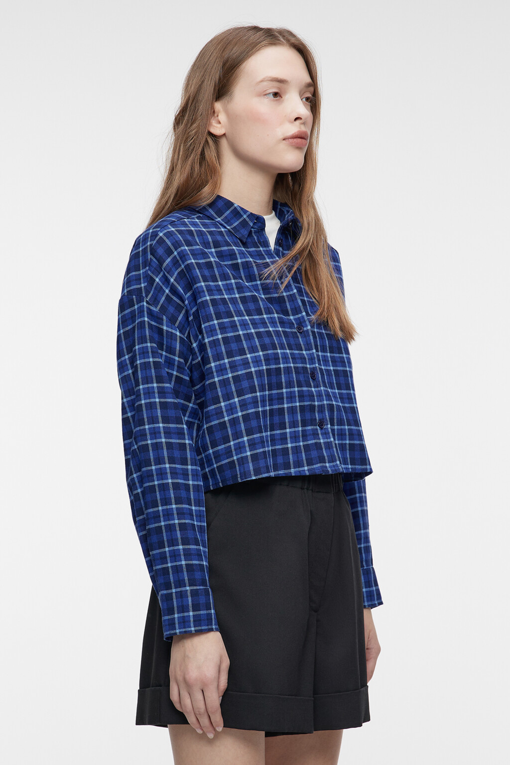 Рубашка фланелевая укороченная с принтом в клетку - цвет голубой - 3