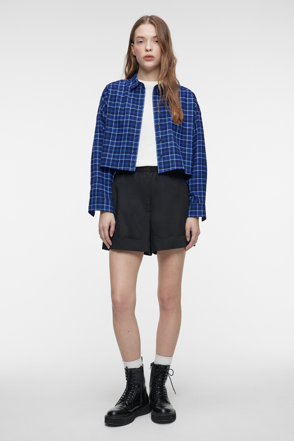 Рубашка фланелевая укороченная с принтом в клетку - цвет голубой - 1